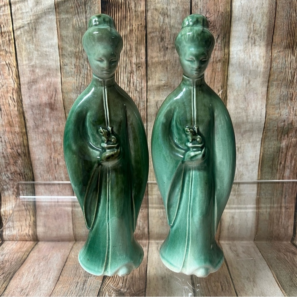 1946 Set of 2 Vintage Van Baalen
Porcelain Celadon Glazed
Geisha Girls Figurines